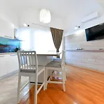 Bellevue Hill Daire *